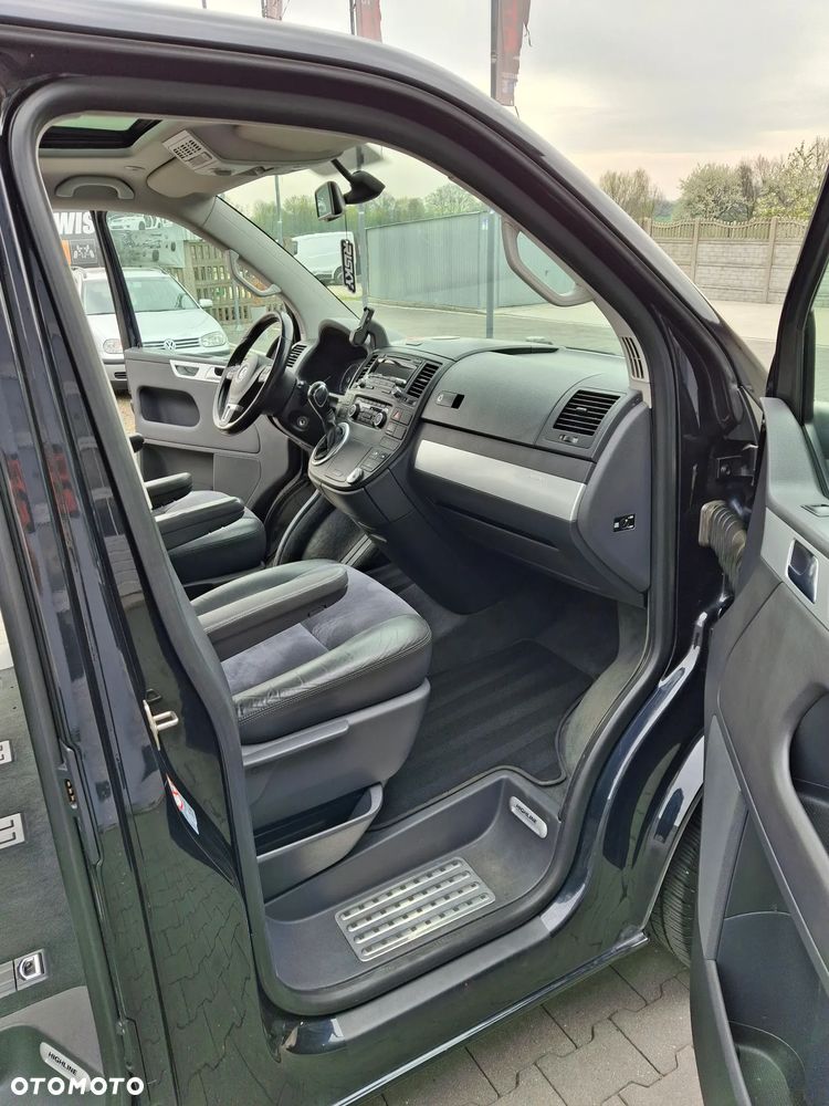 Volkswagen Multivan - 23