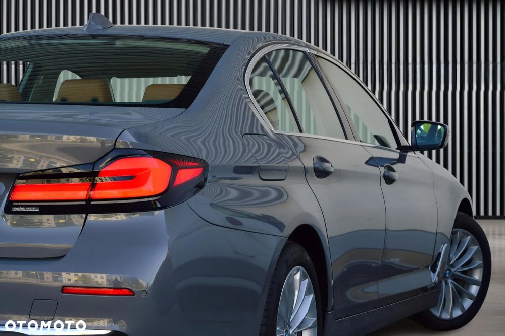 BMW Seria 5 540d xDrive mHEV Luxury Line sport - 11