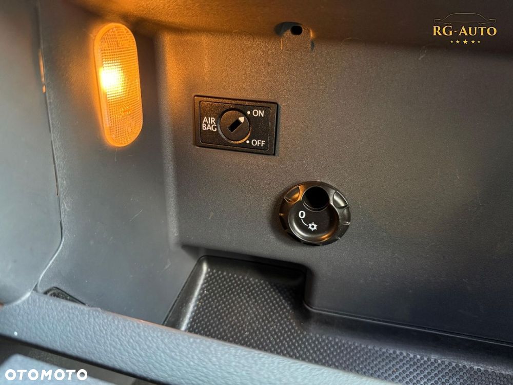 Volkswagen Touran - 23