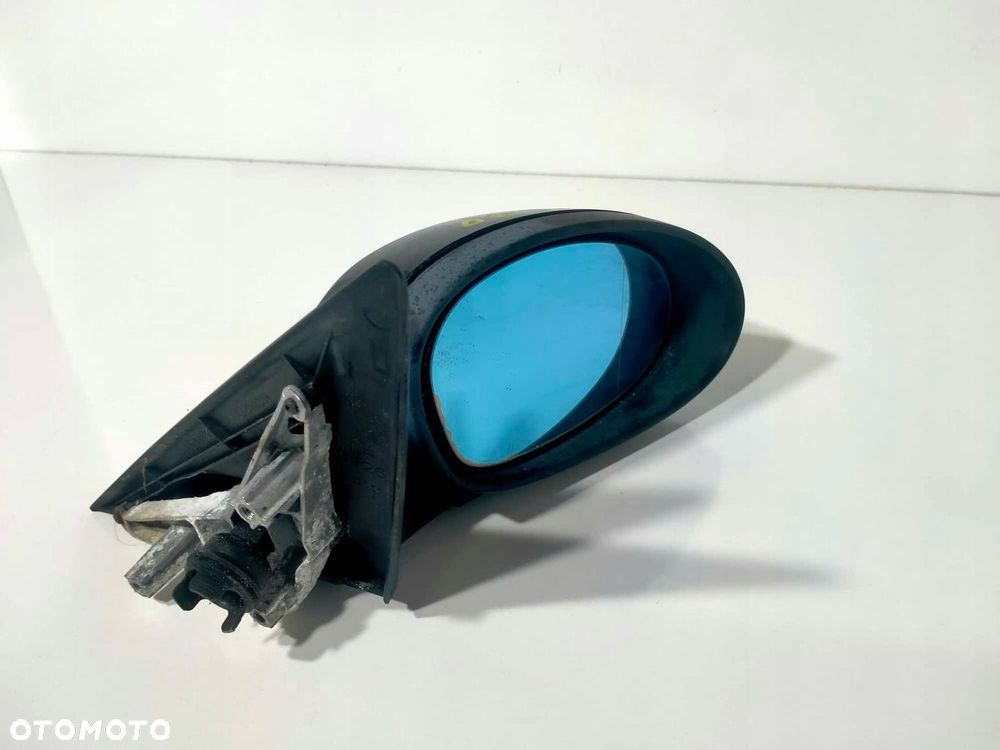 LUSTERKO PRAWE BMW 3 E90 05-11 475/9 - 2