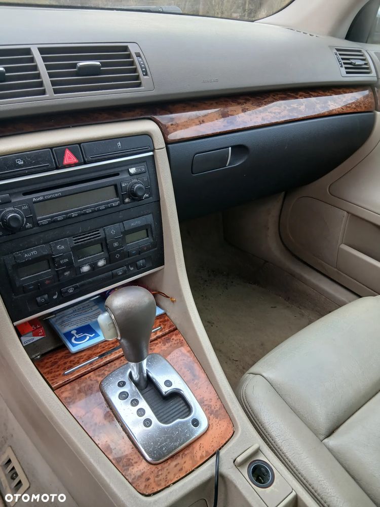 Audi A4 Limousine - 5