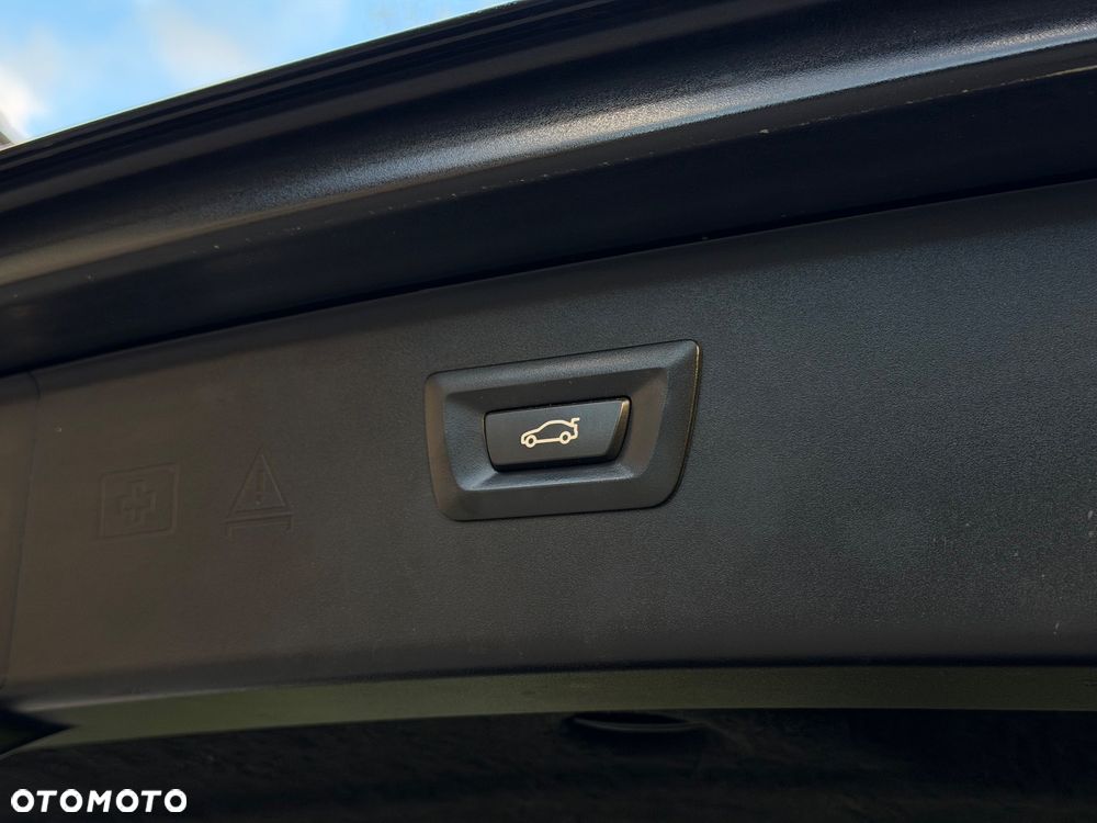 BMW Seria 5 520d - 27