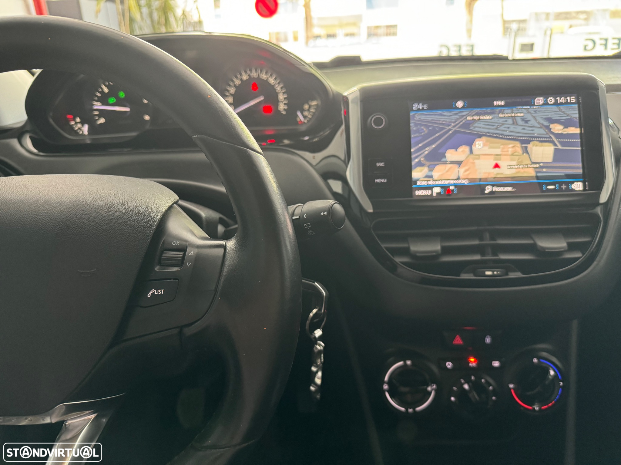 Peugeot 208 1.5 BlueHDi Signature - 20