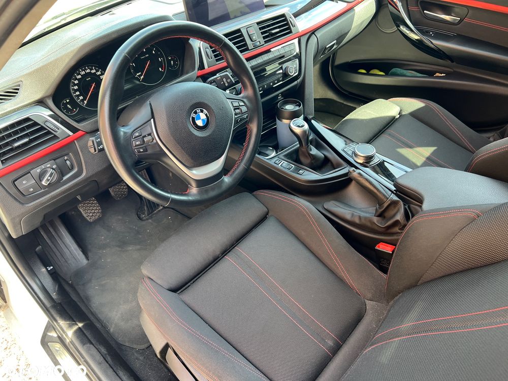 BMW Seria 3 318d Sport Line - 16