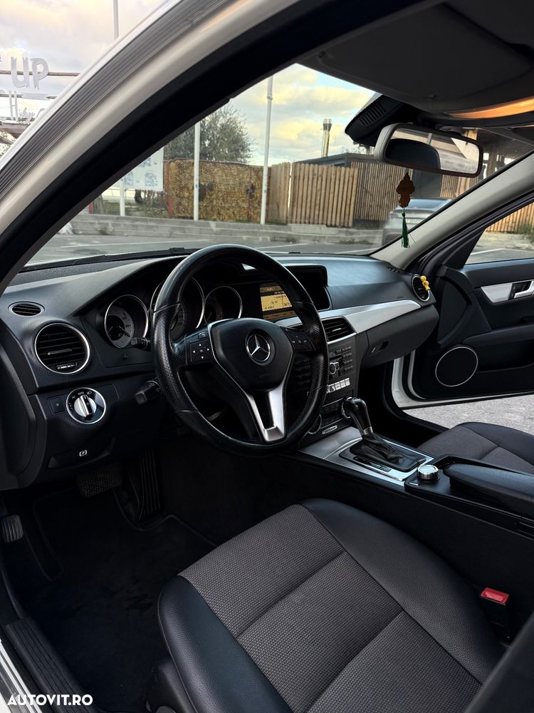 Mercedes-Benz C - 10