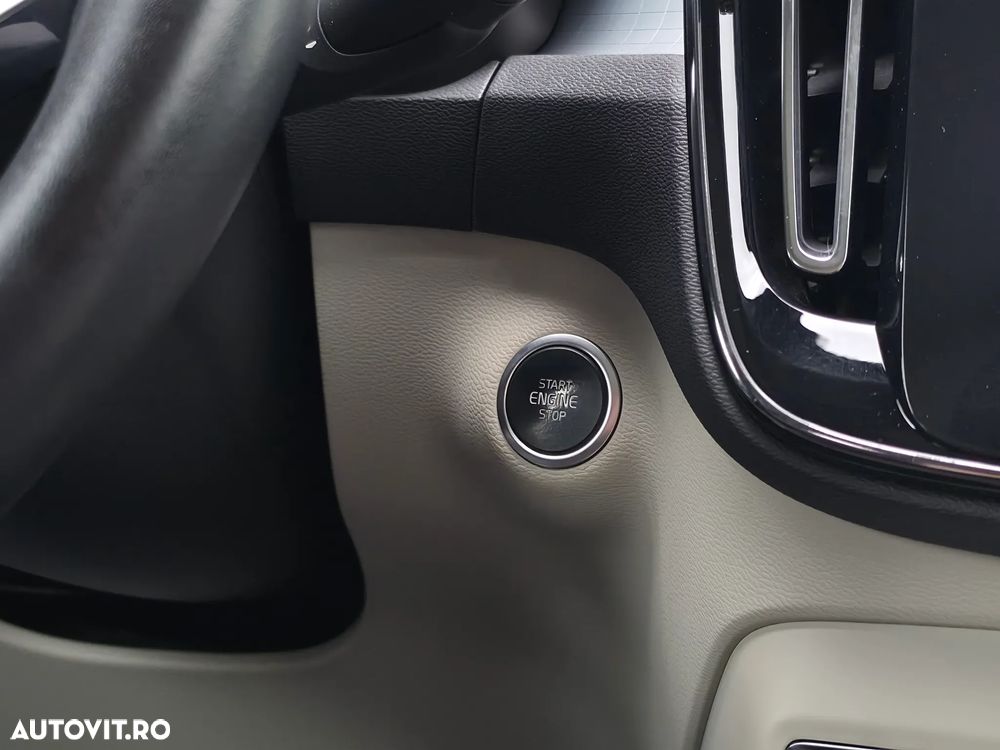 Volvo XC 40 D4 AWD Geartronic Inscription - 24