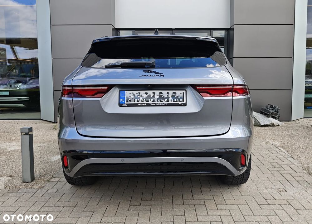 Jaguar F-Pace - 7
