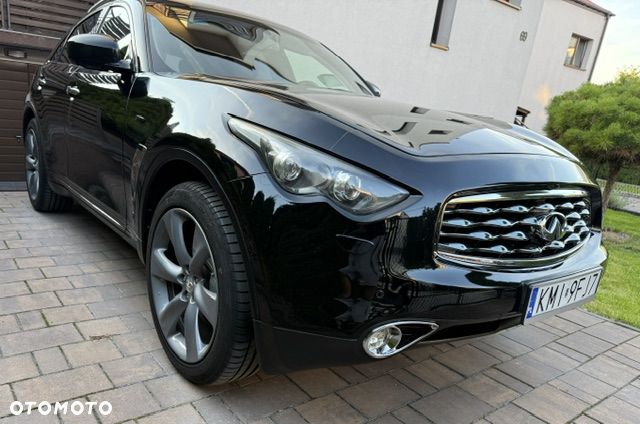Infiniti FX - 12