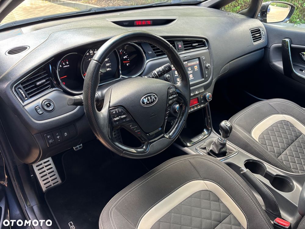 Kia Ceed 1.6 CRDi GT Line - 11