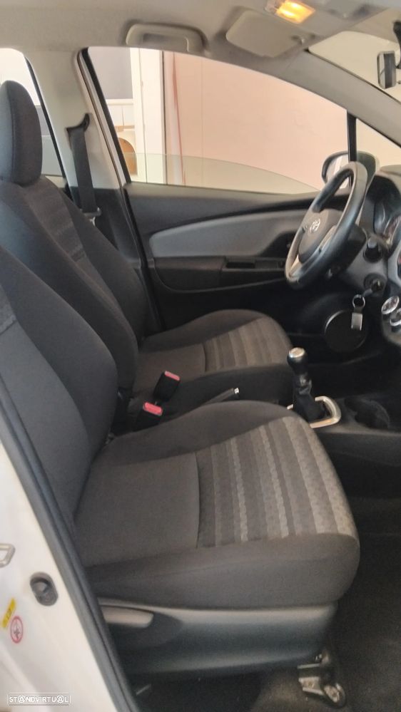 Toyota Yaris 1.0 VVT-i Comfort+P.Style - 12