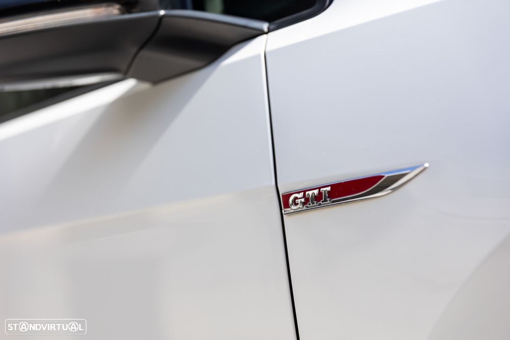 VW Golf GTI Performance BlueMotion DSG - 11