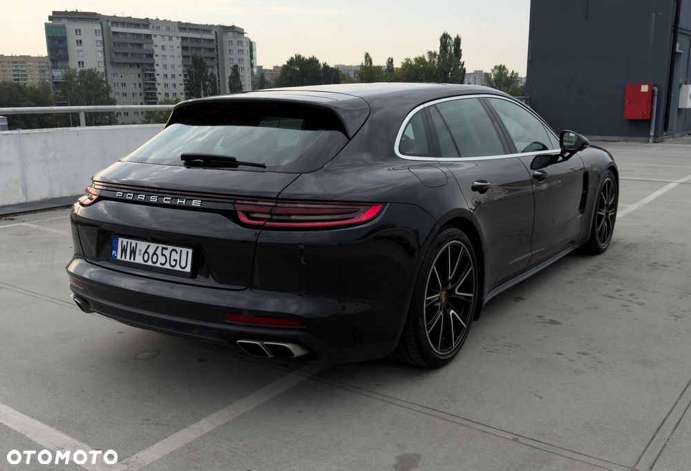 Porsche Panamera Turbo - 12