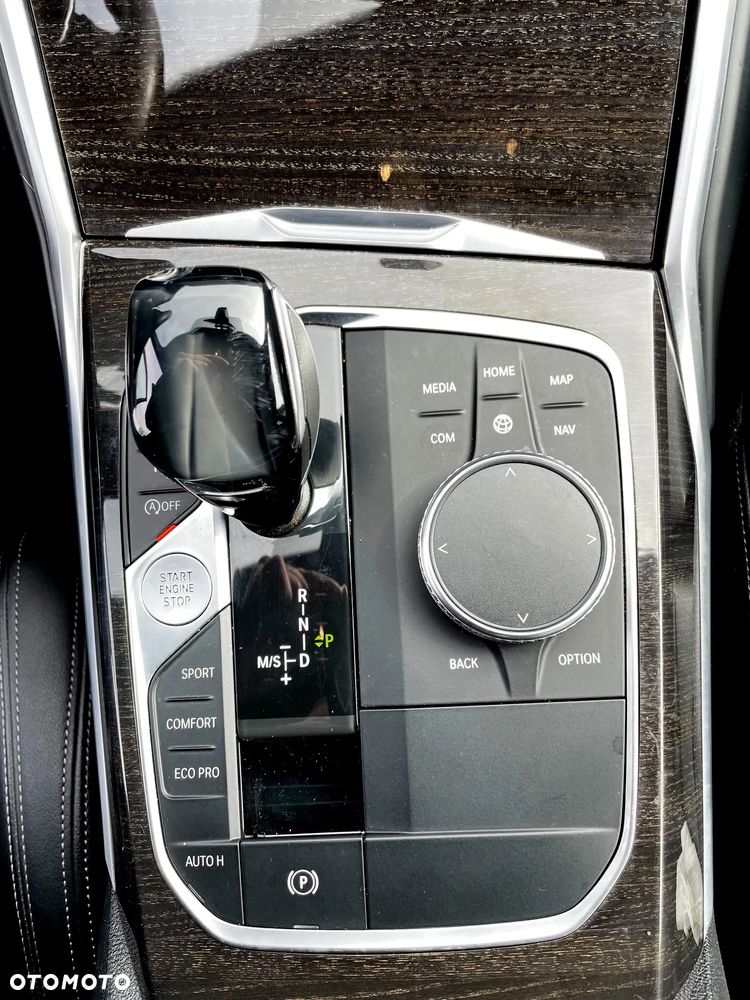 BMW Seria 3 330i Luxury Line sport - 9