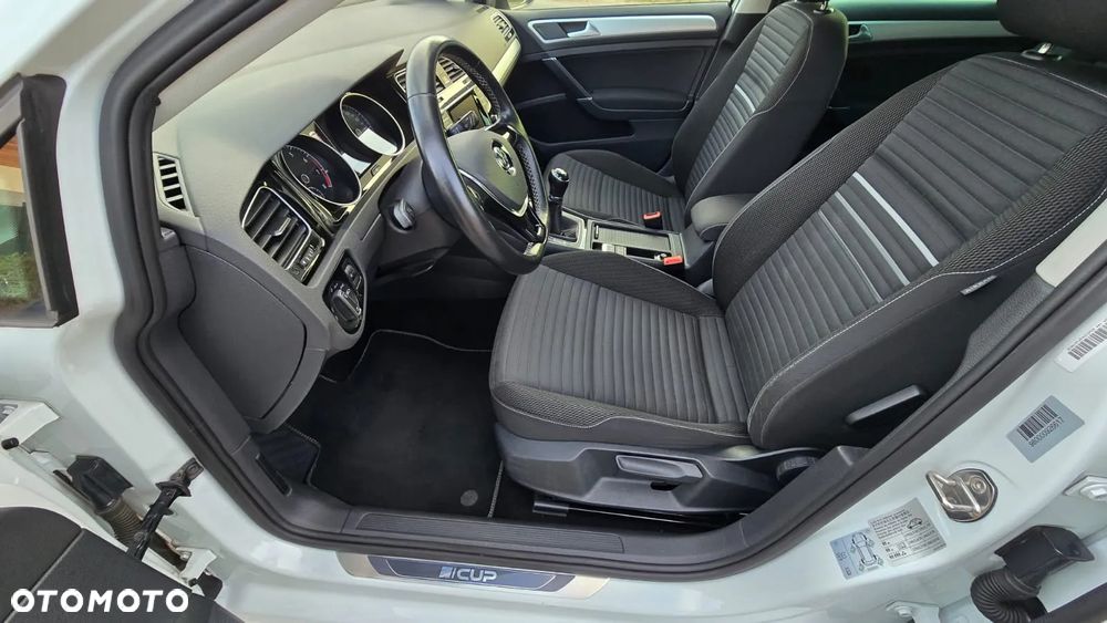 Volkswagen Golf 1.4 TSI BlueMotion Technology Cup - 10