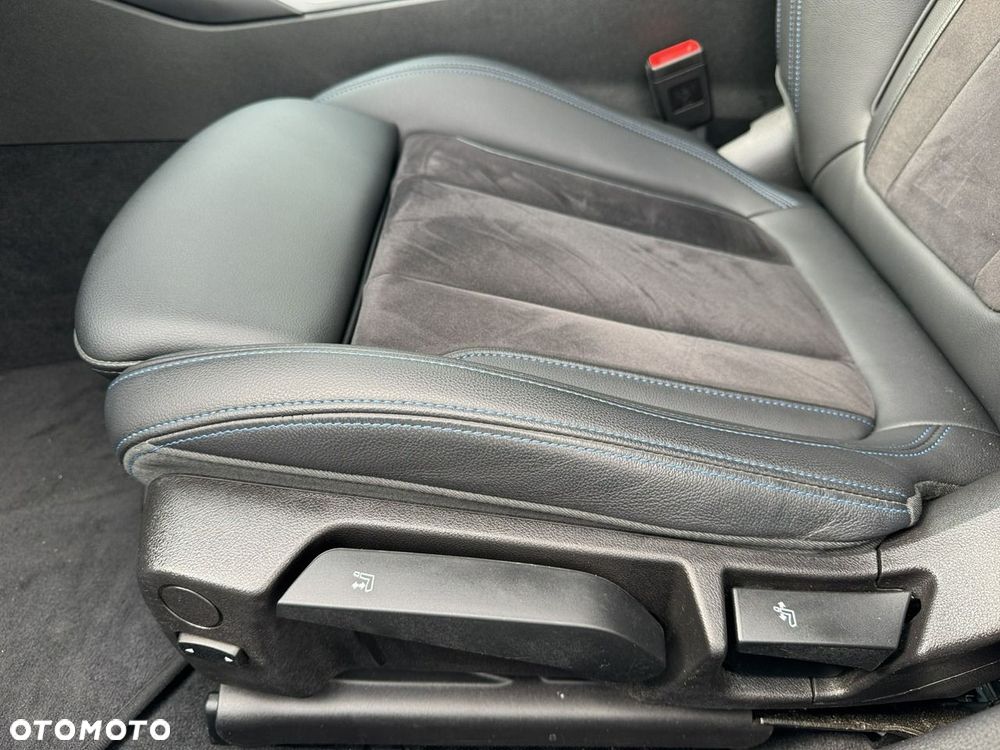 BMW Seria 3 318i M Sport - 13