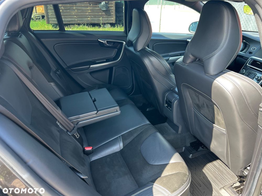 Volvo V60 D3 Drive-E R-Design Momentum - 11