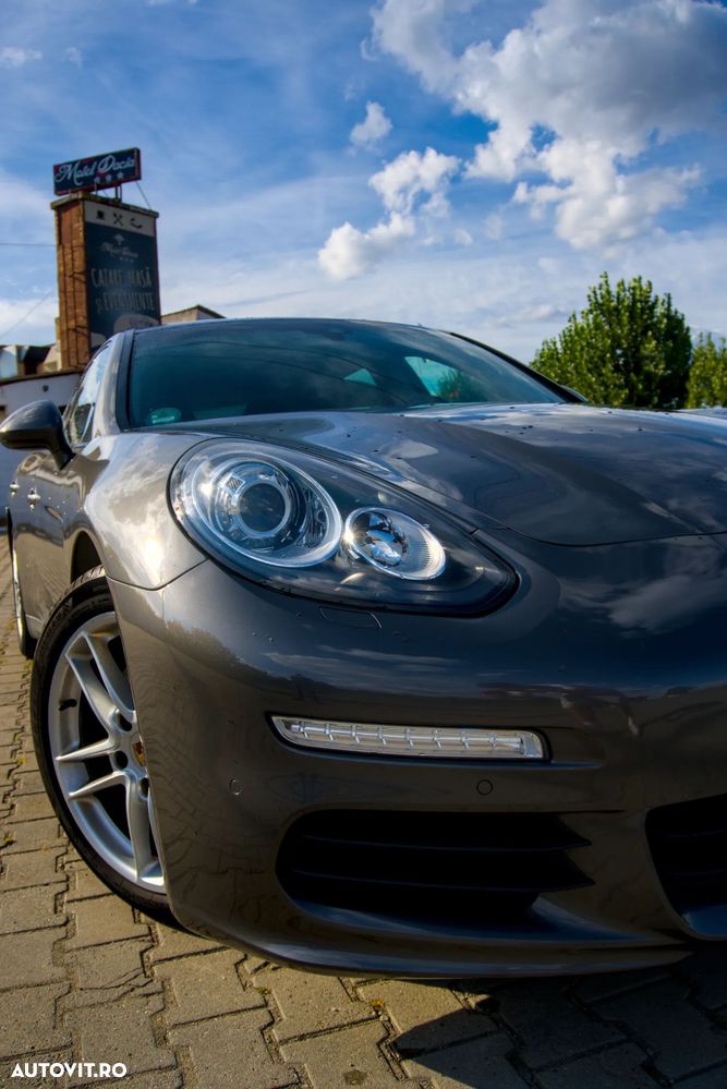 Porsche Panamera - 17