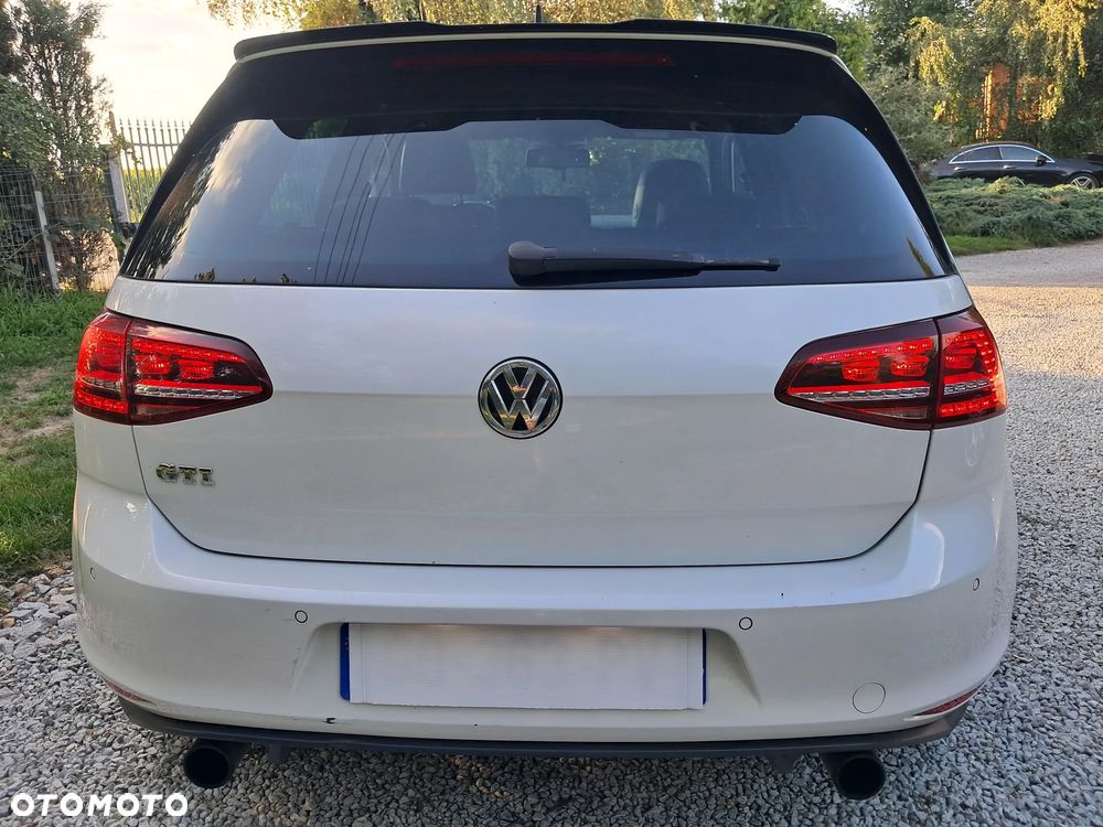 Volkswagen Golf - 12