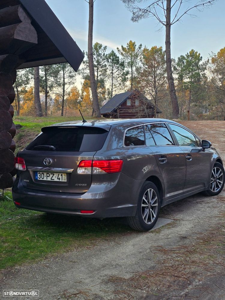Toyota Avensis SW 2.0 D-4D Exclusive +Navi - 3