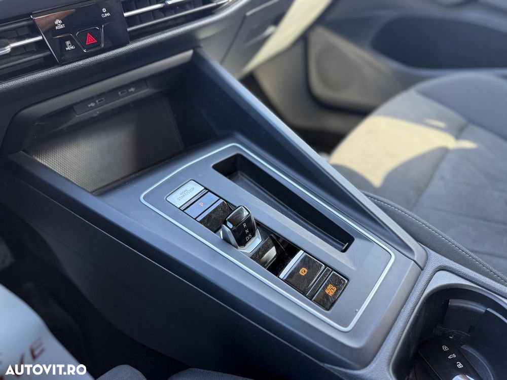 Volkswagen Golf - 22