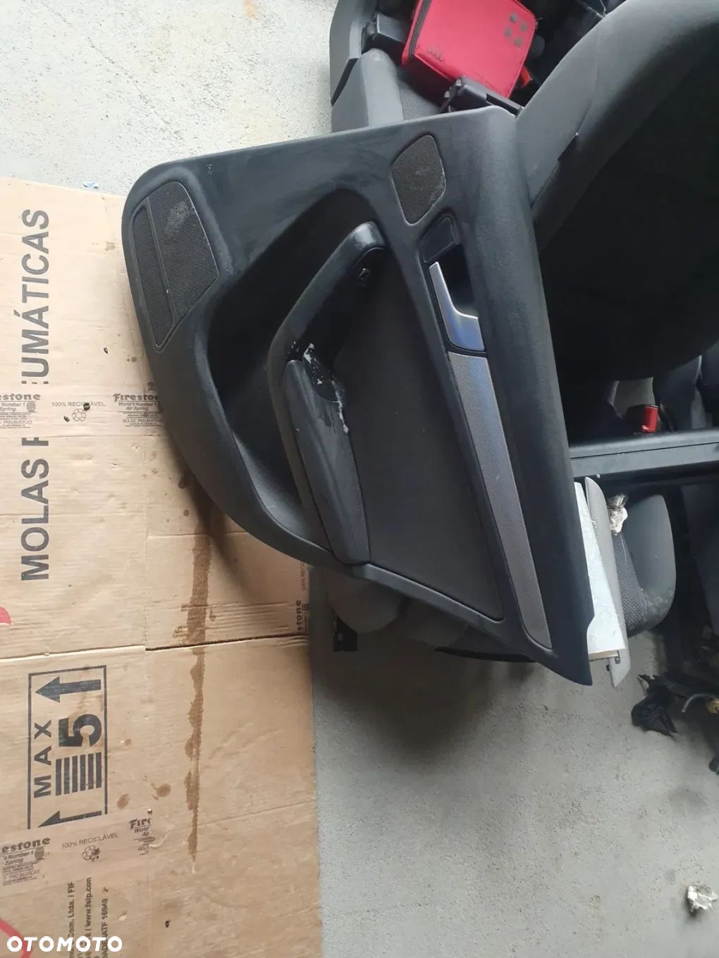 AUDI A4 B8 LIFT BOCZEK TAPICERKA PRAWY tył - 1