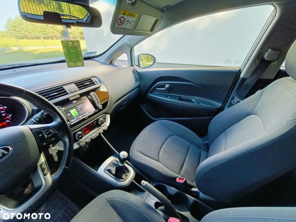 Kia Rio - 16
