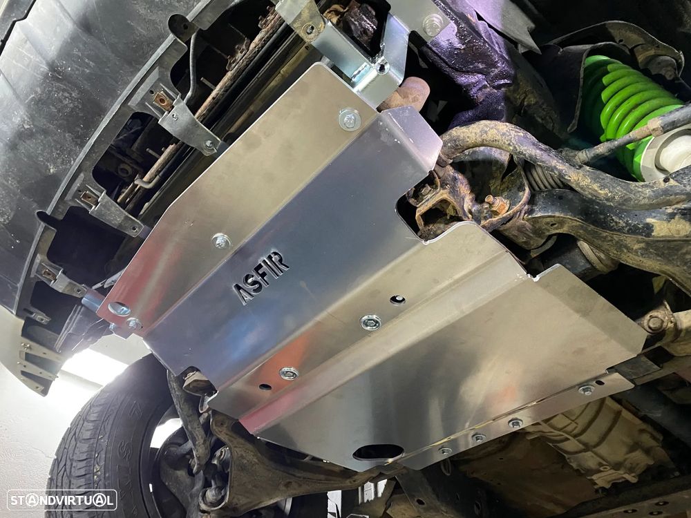 Nissan Navara 2.5 dCi CD LE Hi-Tech +P.Premium 4WD - 18