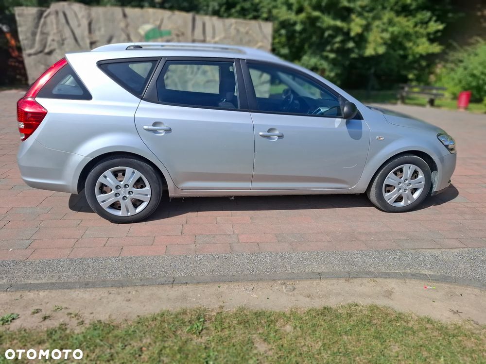Kia Ceed 1.6 CRDi 90 ISG Spirit - 6