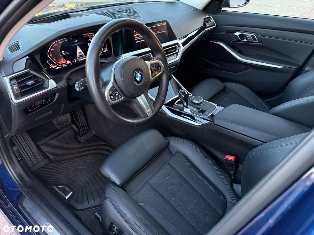 BMW Seria 3 330i xDrive Sport Line - 12