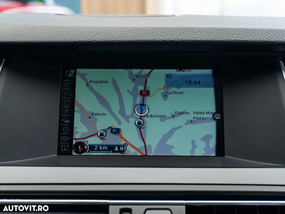 BMW Seria 5 520d AT - 33