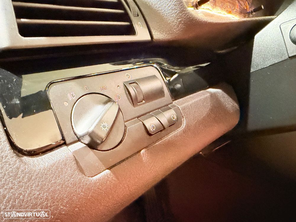 BMW 318 Ci Edition Sport - 40