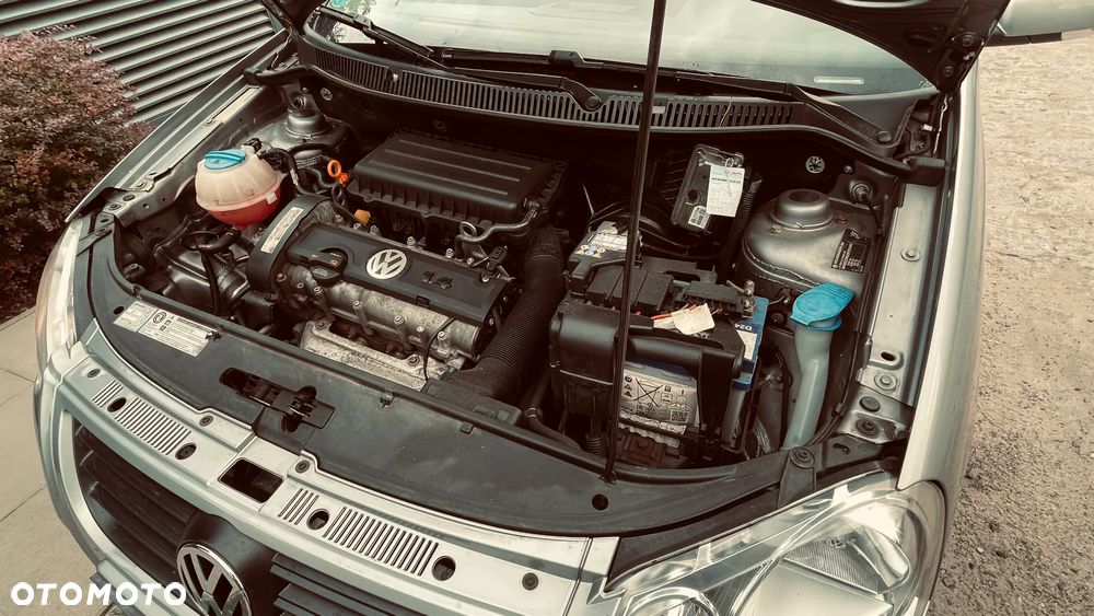 Volkswagen Polo 1.4 16V Comfortline - 17