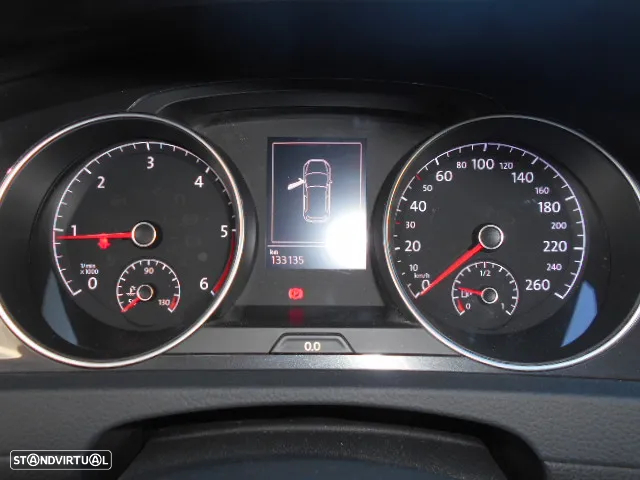 VW Golf 1.6 TDI Confortline - 9