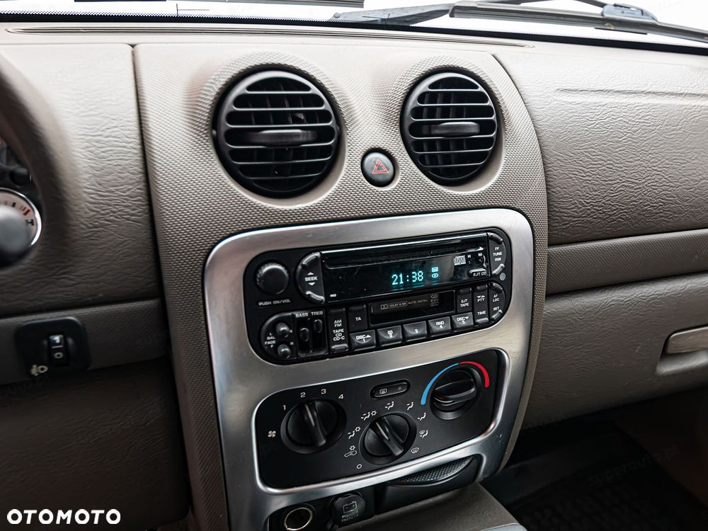 Jeep Cherokee - 22