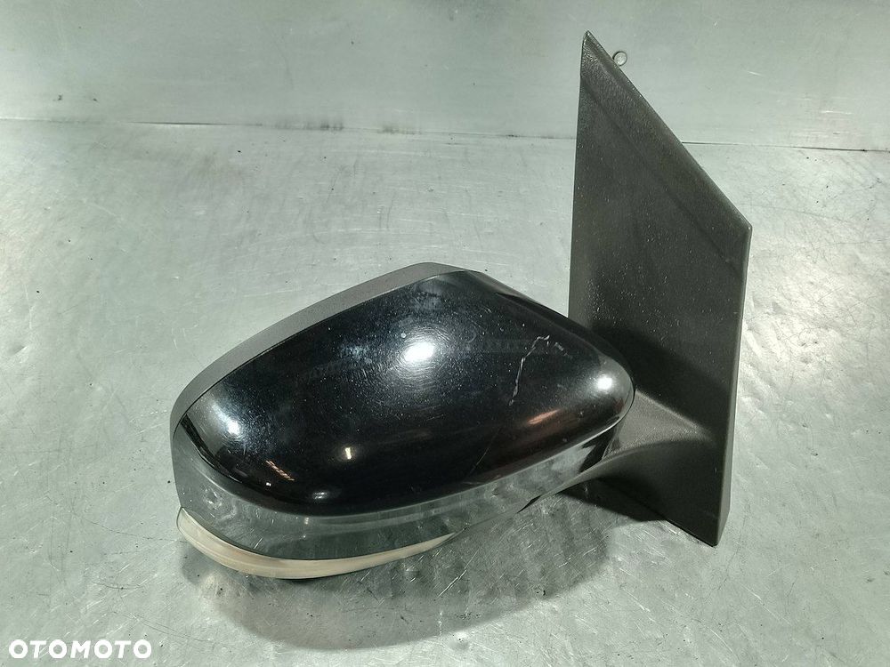 LUSTERKO PRAWE FORD FOCUS II FL - 1