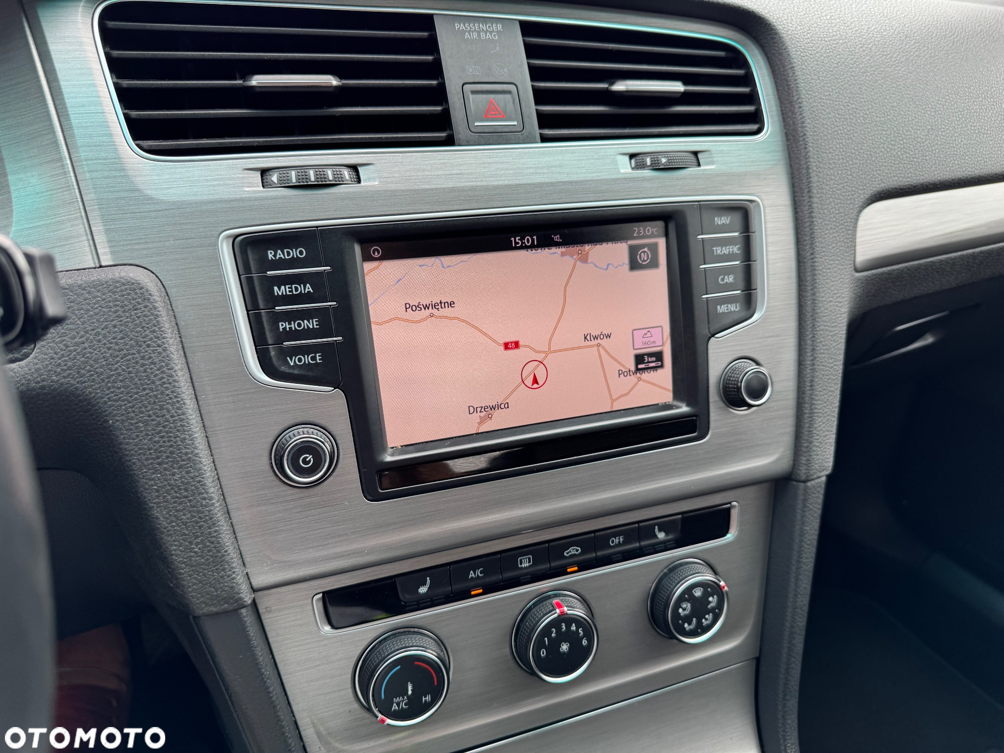 Volkswagen Golf 2.0 BlueTDI Highline - 19