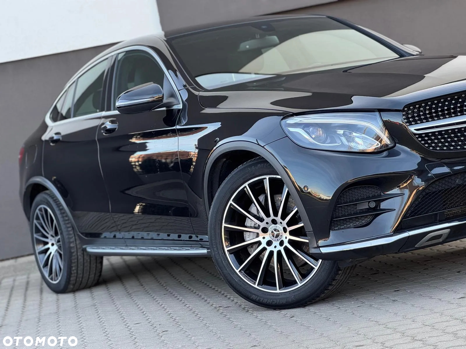 Mercedes-Benz GLC 250 Coupe 4Matic 9G-TRONIC AMG Line - 6
