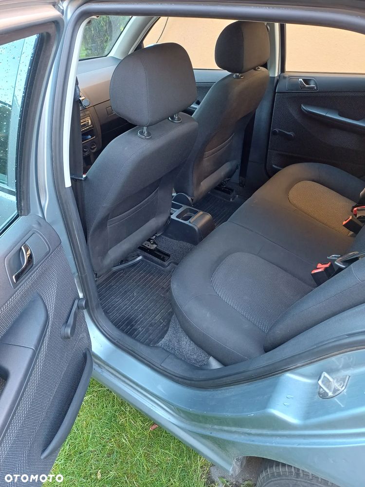 Skoda Fabia 1.2 HTP Ambiente - 14