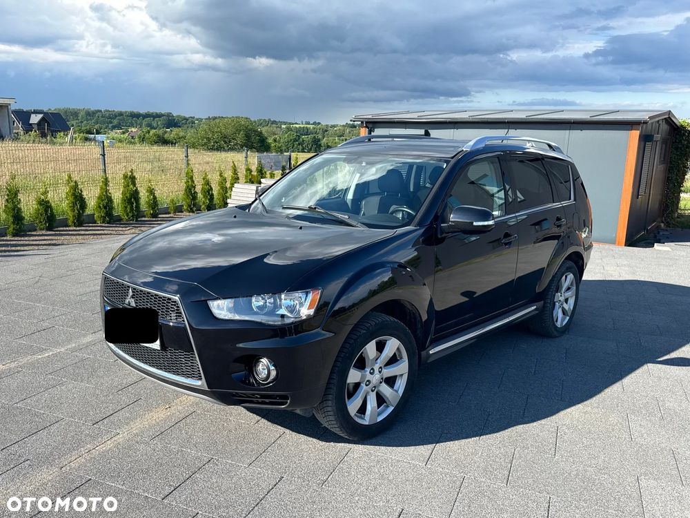 Mitsubishi Outlander - 2