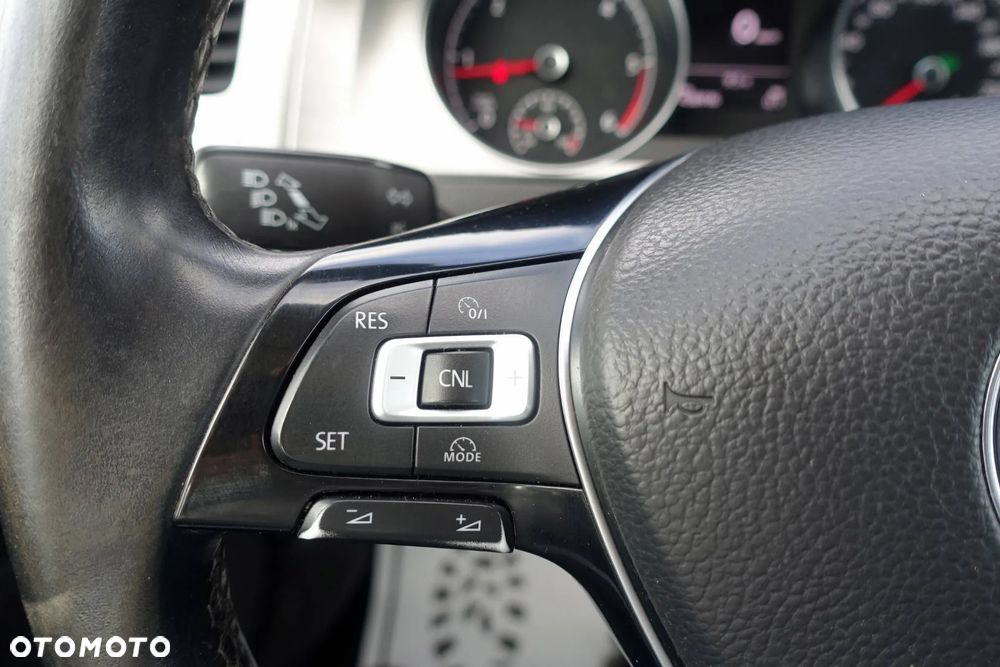 Volkswagen Golf 2.0 BlueTDI DSG Comfortline - 25