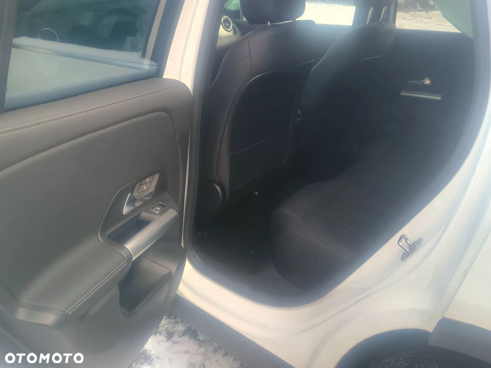 Mercedes-Benz GLA 250 4Matic 8G-DCT Style - 14