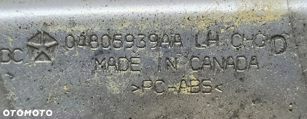 CHRYSLER 300C LISTWA ZDERZAKA PRZEDNIEGO LEWA SPRYSKIWACZ 04805939AA CHROM - 2