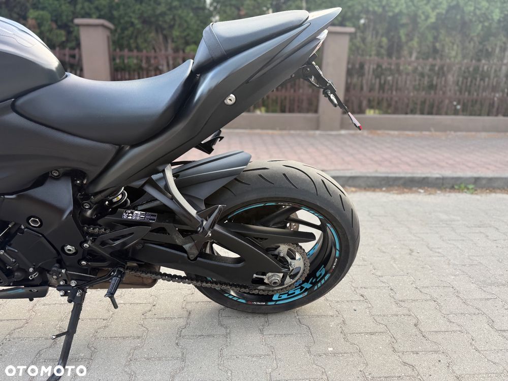 Suzuki GSX - 25