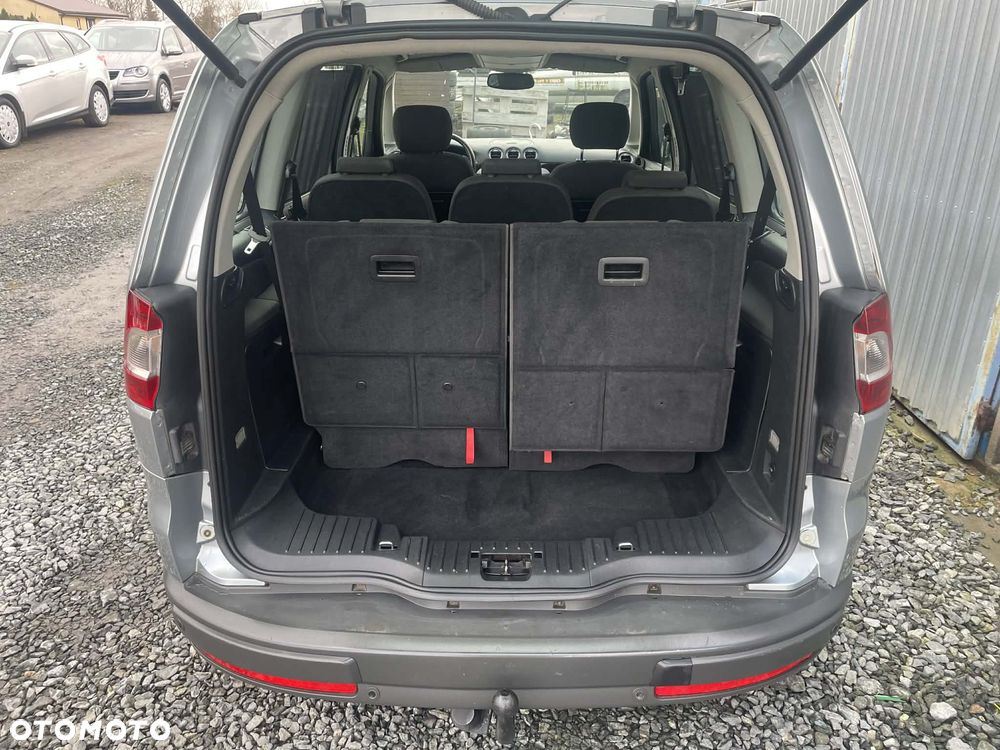 Ford Galaxy 2.0 Ghia - 14