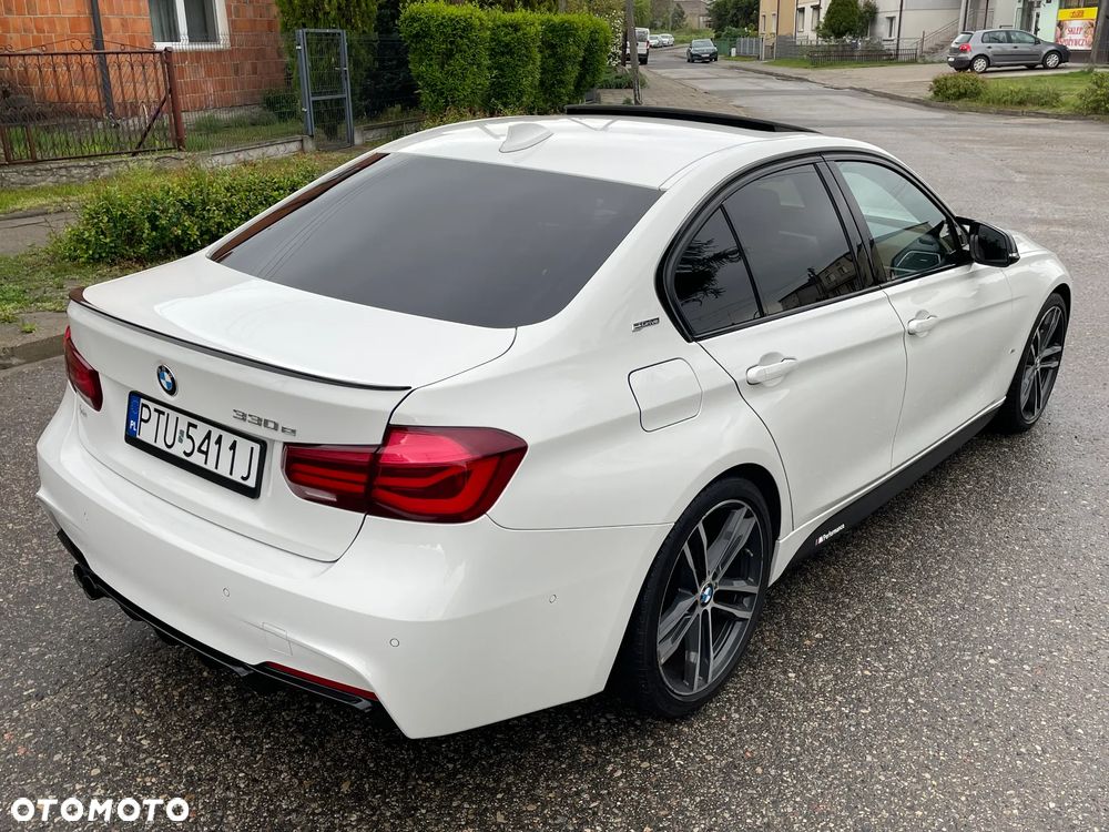 BMW Seria 3 330e iPerformance M Sport - 16
