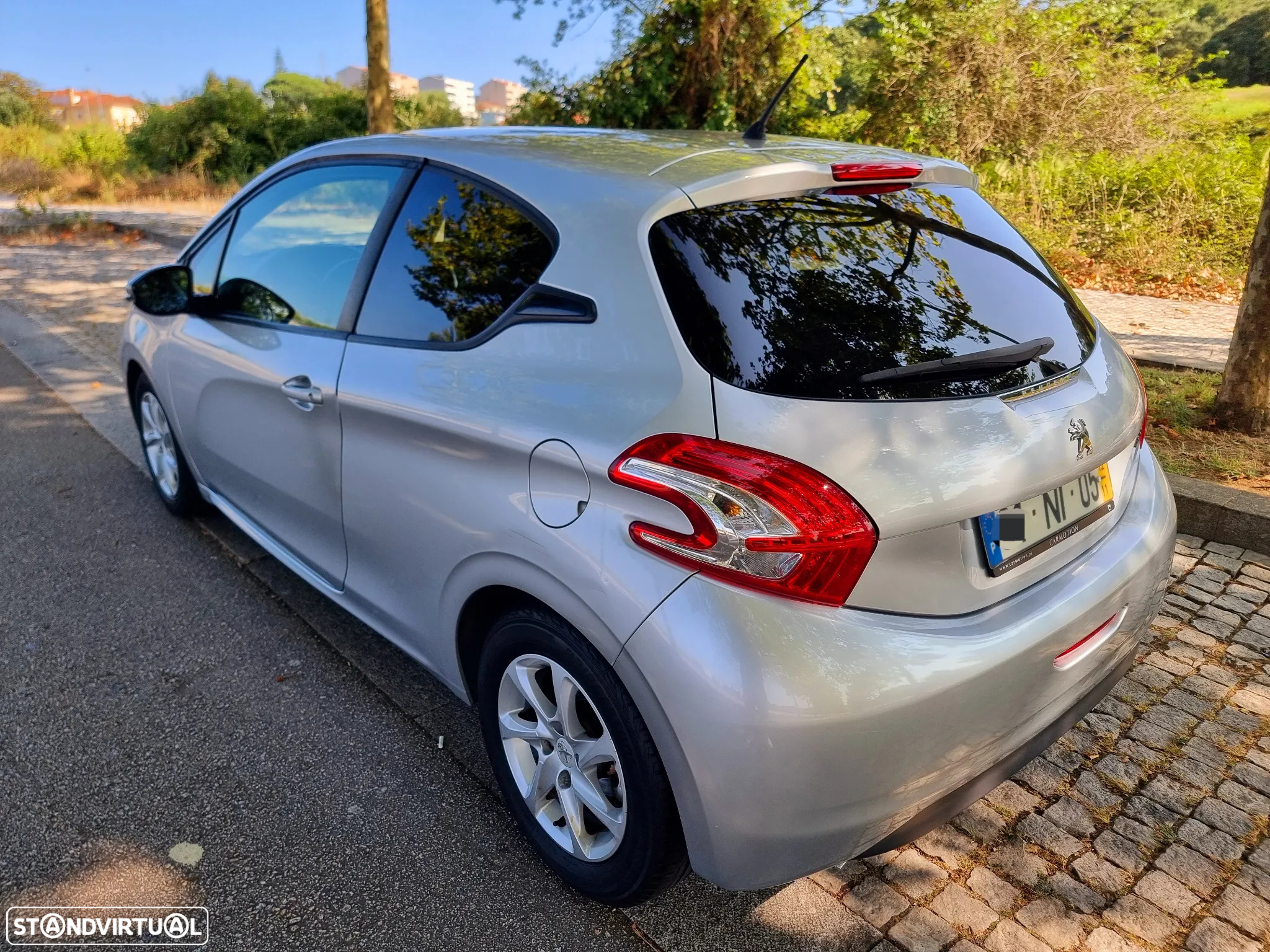 Peugeot 208 1.4 VTi Allure - 3