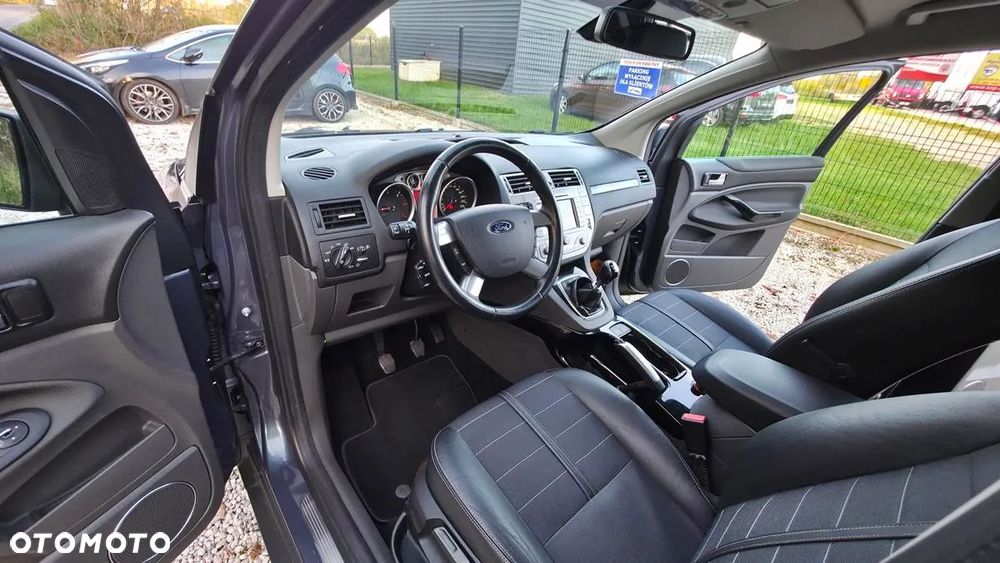 Ford Kuga 2.0 TDCi 2x4 Titanium - 22