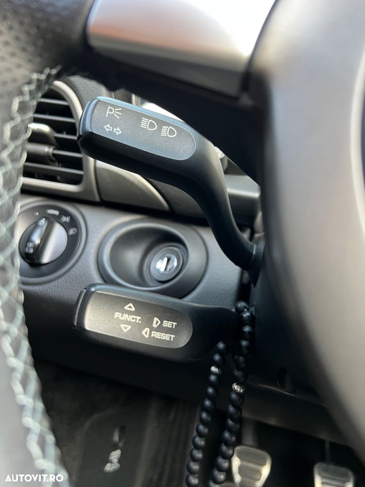 Porsche 911 Carrera - 33