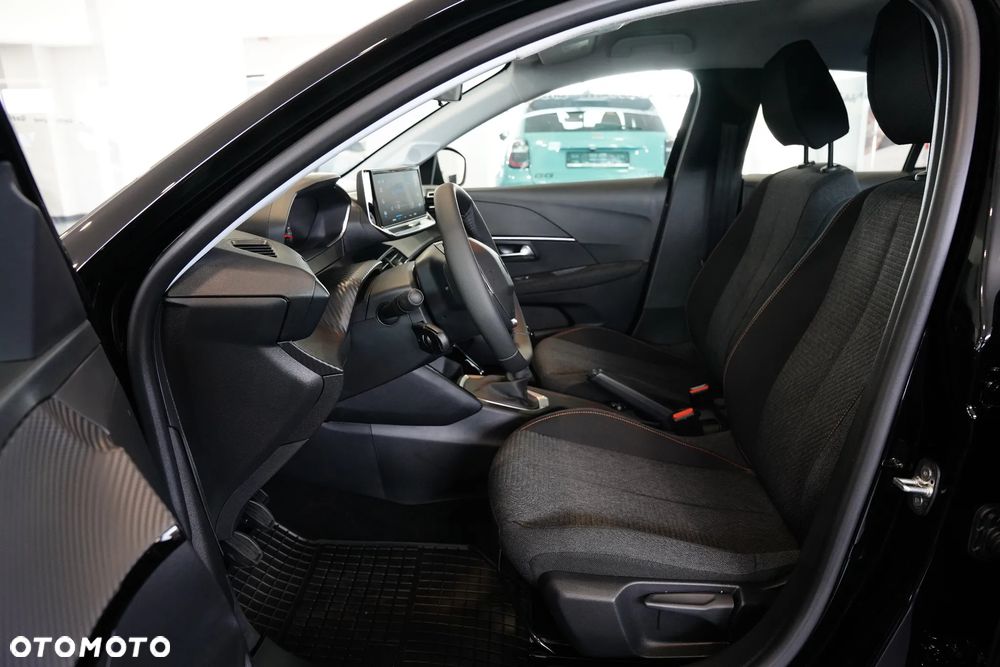 Peugeot 208 - 11