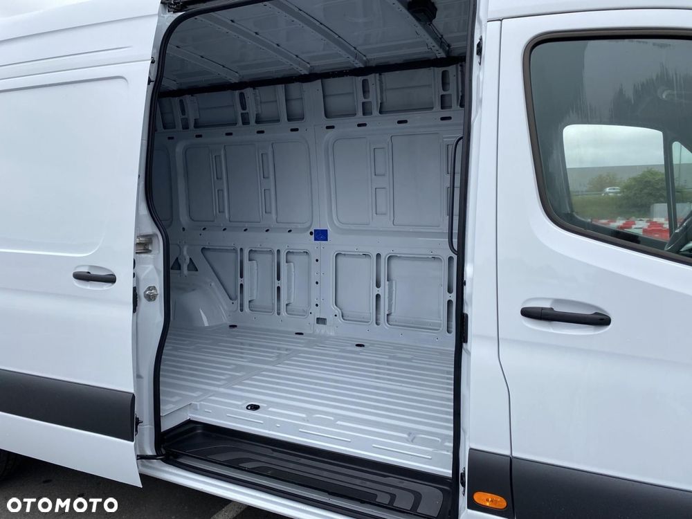 Mercedes-Benz Sprinter - 19